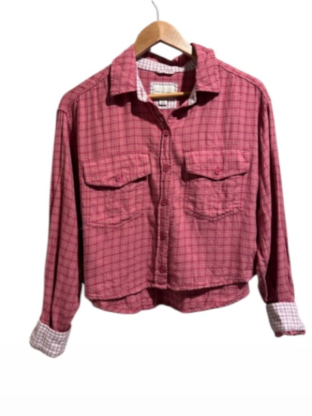 American Eagle shirt pink plaid flannel button down cropped style small soft